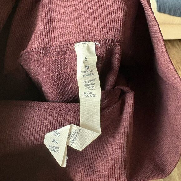 Lululemon Ebb To Street Pant
Heathered Bordeaux Drama leggings - Picture 7 of 7